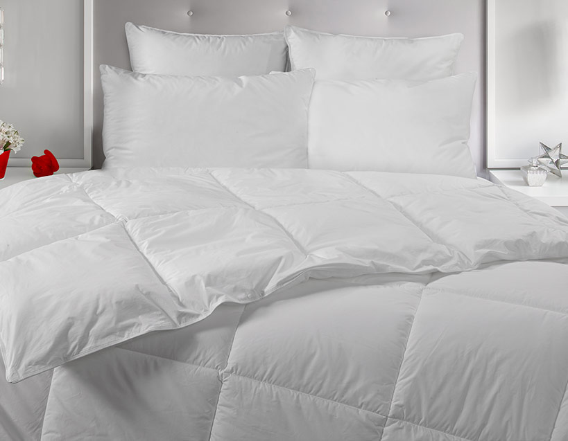 Courtyard by Marriott Bed & Bedding Set  Shop Hotel Quality Linens, Pillows,  Duvets and More