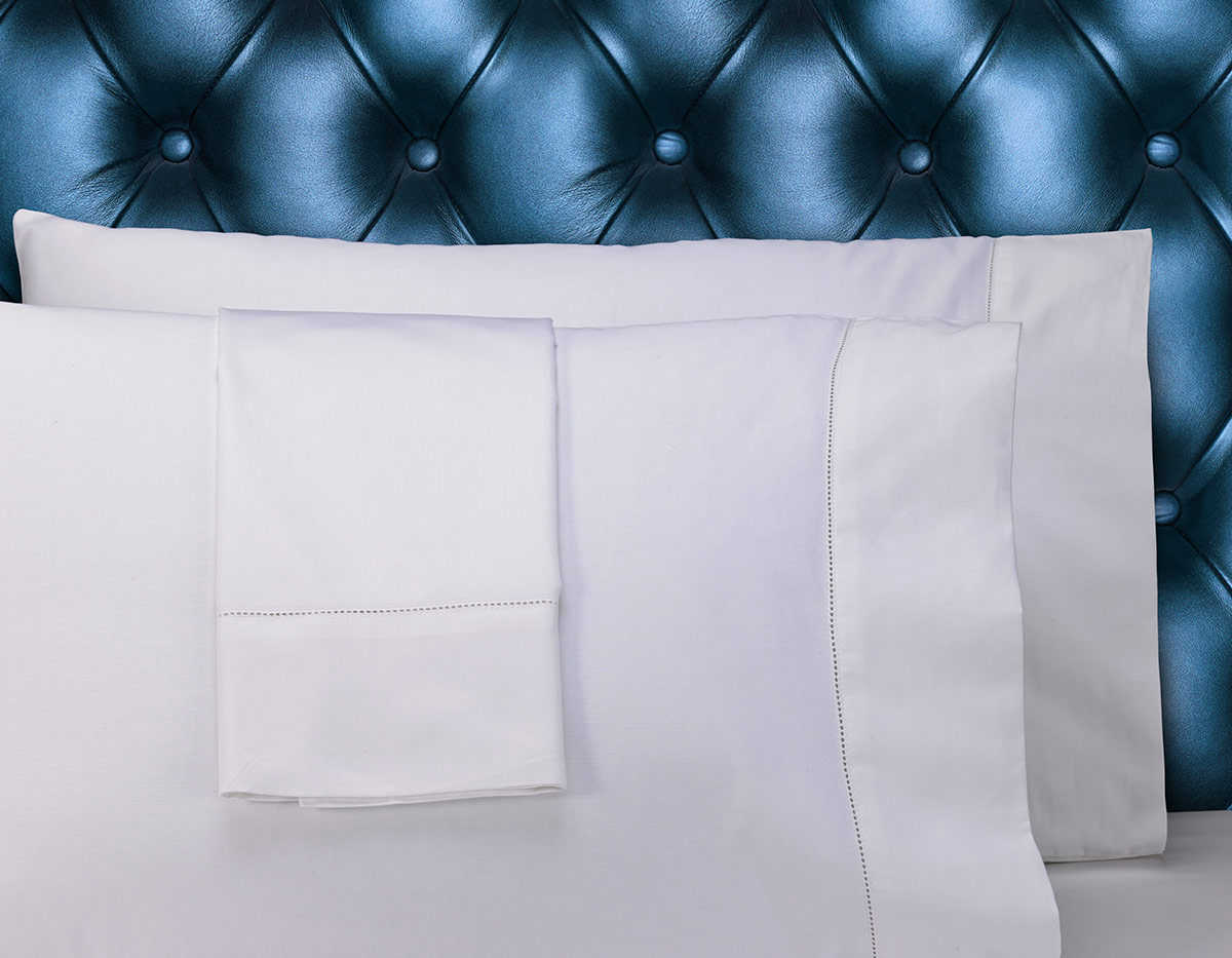 https://www.collectrenaissance.com/images/products/xlrg/renaissance-White-Hemstitch-Pillowcases-RHR-235-WH_xlrg.jpg