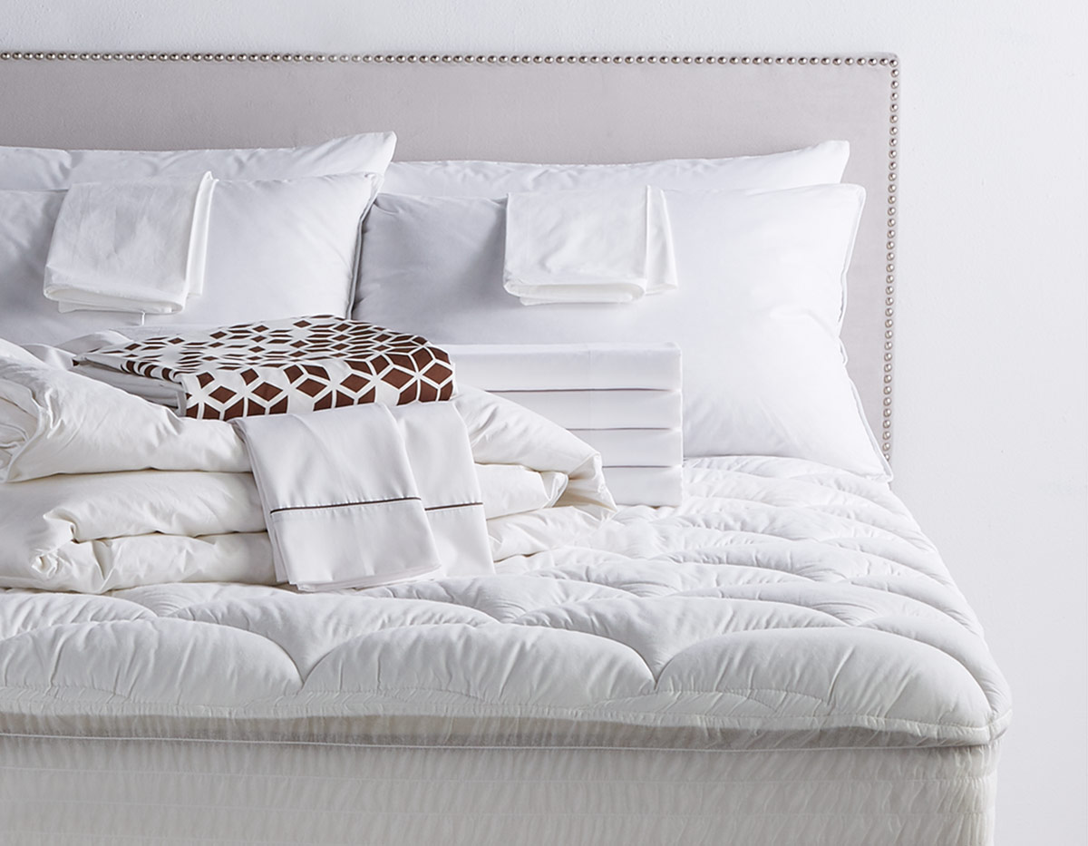 Sheraton Store Signature Bed & Bedding Set